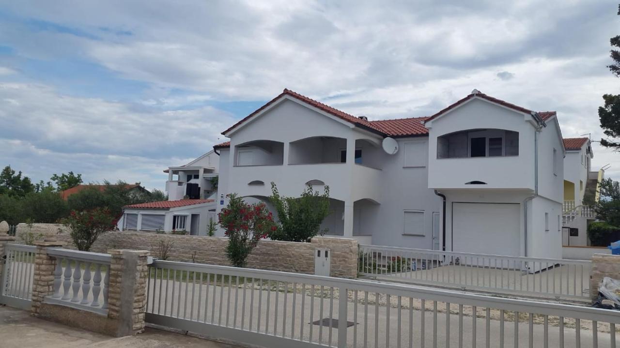 Haus Milana Apartment Nin Exterior photo
