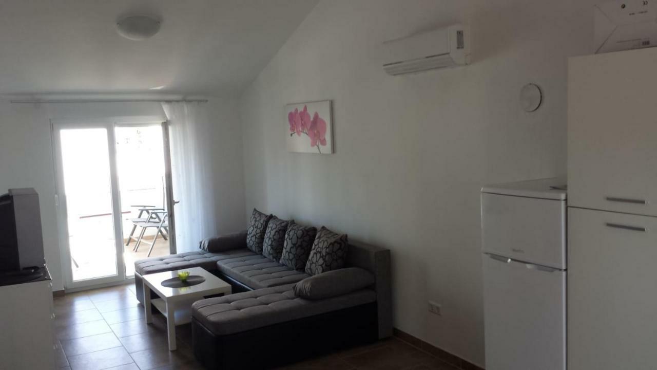 Haus Milana Apartment Nin Exterior photo