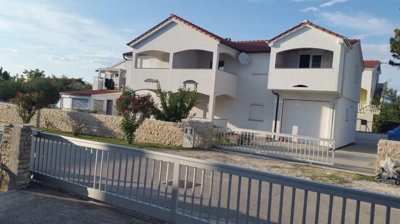 Haus Milana Apartment Nin Exterior photo