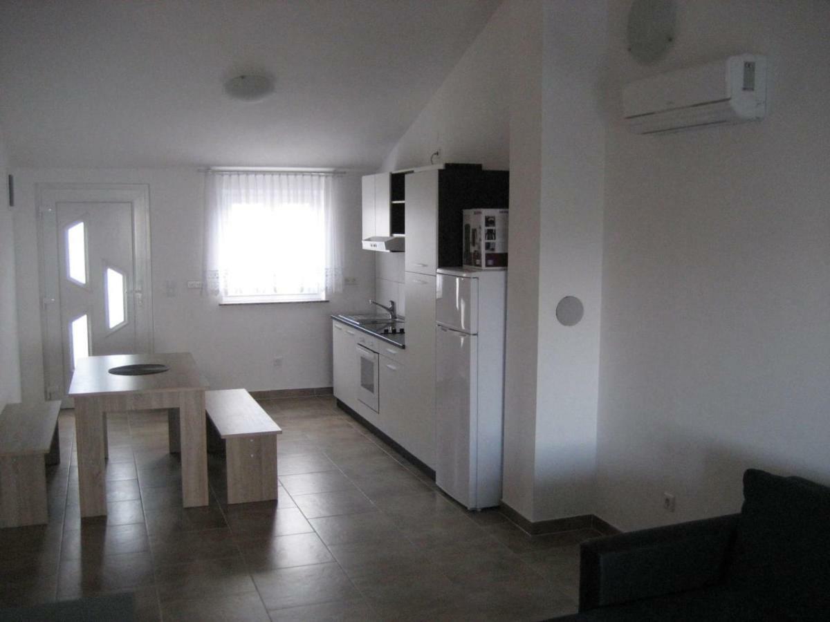 Haus Milana Apartment Nin Exterior photo
